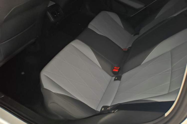Used Volkswagen Lavida 2024 1.5L Automatic Starry Sky 5 Million Edition Left Rear Seat