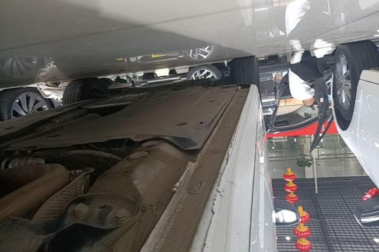 Used Volkswagen Lavida 2024 1.5L Automatic 5 Million Edition Left Side Sill