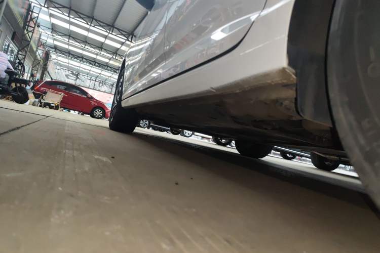 Used Volkswagen Lavida 2024 300TSI DSG Full-Comfort Edition Left Side Sill