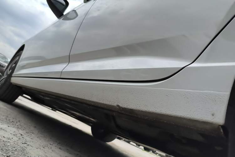 Used Volkswagen Lavida 2024 300TSI DSG Full-Comfort Edition Left Side Sill
