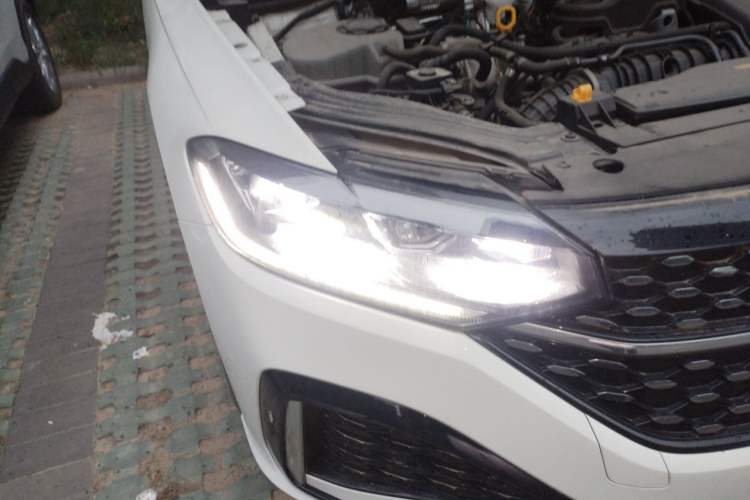 Used Volkswagen Lavida 2024 300TSI DSG Starry Sky Leading Edition Right Front Headlight