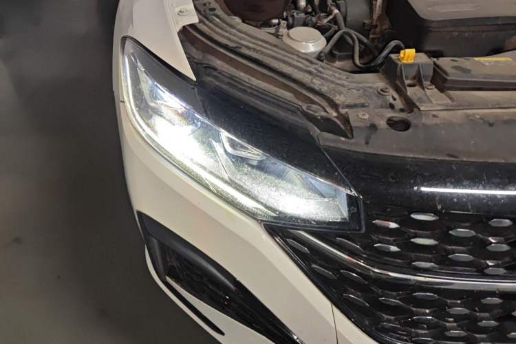Used Volkswagen Lavida 2024 1.5L Automatic Starry Sky 5 Million Edition Right Front Headlight