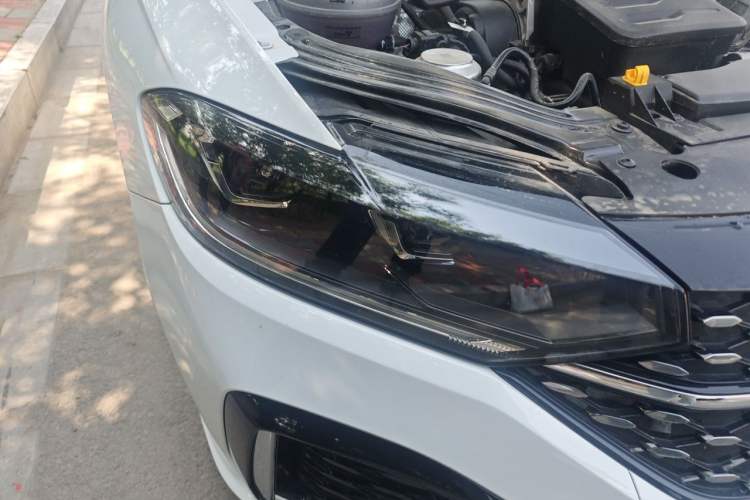 Used Volkswagen Lavida 2024 1.5L Automatic Starry Sky 5 Million Edition Right Front Headlight