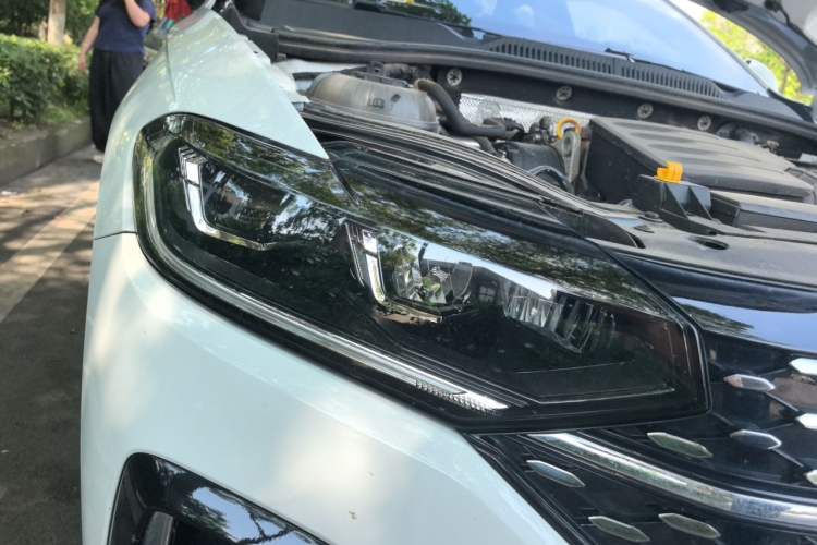 Used Volkswagen Lavida 2024 1.5L Automatic Starry Sky 5 Million Edition Right Front Headlight