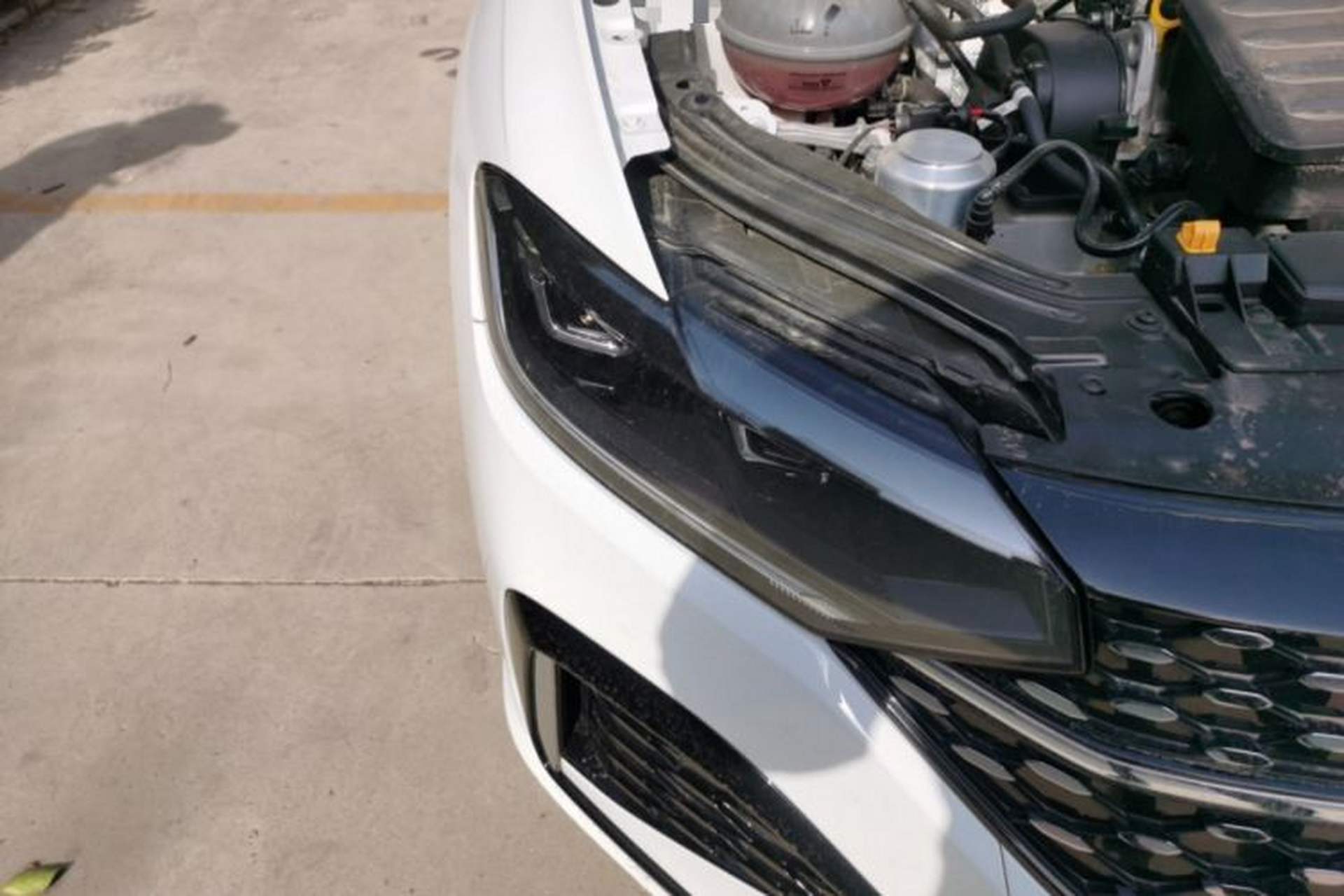 Used Volkswagen Lavida 2024 1.5L Automatic Starry Sky 5 Million Edition Right Front Headlight