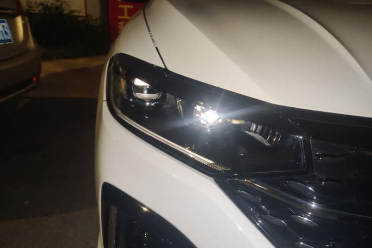 Used Volkswagen Lavida 2024 300TSI DSG Starry Sky Leading Edition Right Front Headlight