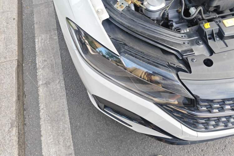 Used Volkswagen Lavida 2024 1.5L Automatic Starry Sky 5 Million Edition Right Front Headlight