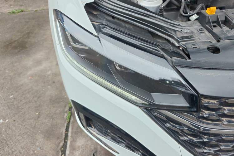 Used Volkswagen Lavida 2024 1.5L Automatic Starry Sky 5 Million Edition Right Front Headlight