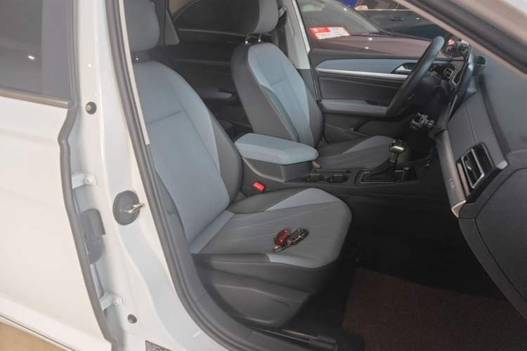 Used Volkswagen Lavida 2024 1.5L Automatic Starry Sky 5 Million Edition Right Front Seat