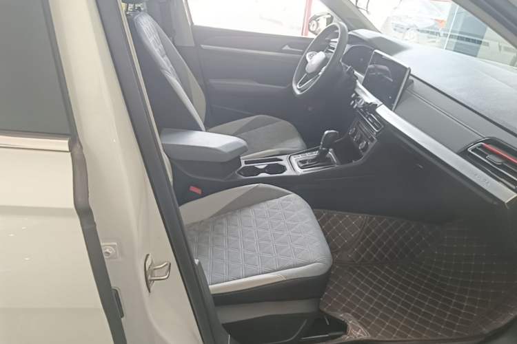 Used Volkswagen Lavida 2024 300TSI DSG Full-Comfort Edition Right Front Seat