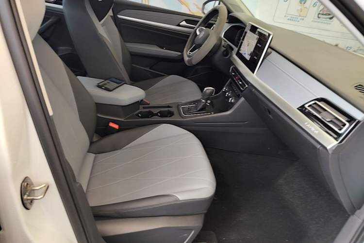 Used Volkswagen Lavida 2024 1.5L Automatic Starry Sky 5 Million Edition Right Front Seat