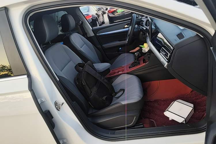 Used Volkswagen Lavida 2024 1.5L Automatic Starry Sky 5 Million Edition Right Front Seat