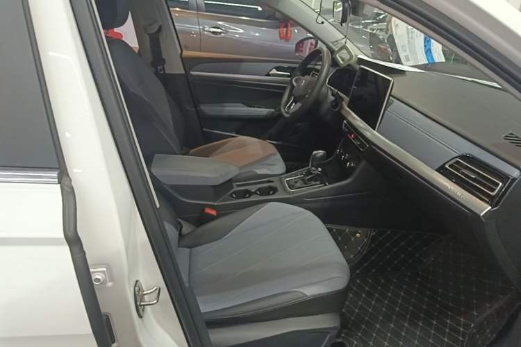 Used Volkswagen Lavida 2024 1.5L Automatic Starry Sky 5 Million Edition Right Front Seat