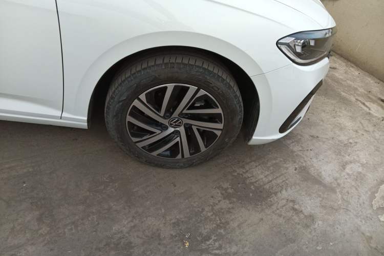 Used Volkswagen Lavida 2024 300TSI DSG Starry Sky Leading Edition Right Front Wheel Hub