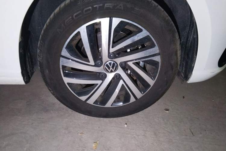 Used Volkswagen Lavida 2024 300TSI DSG Starry Sky Leading Edition Right Front Wheel Hub