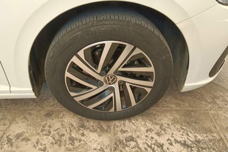 Used Volkswagen Lavida 2024 300TSI DSG Starry Sky Leading Edition Right Front Wheel Hub