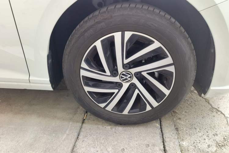 Used Volkswagen Lavida 2024 300TSI DSG Starry Sky Leading Edition Right Front Wheel Hub