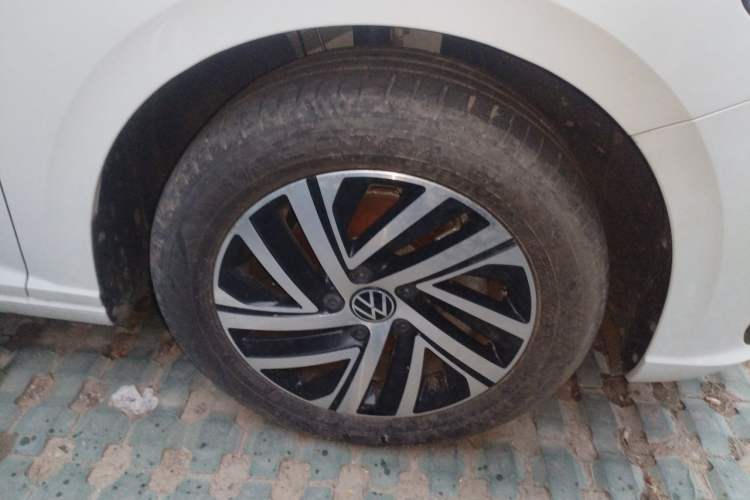 Used Volkswagen Lavida 2024 300TSI DSG Starry Sky Leading Edition Right Front Wheel Hub