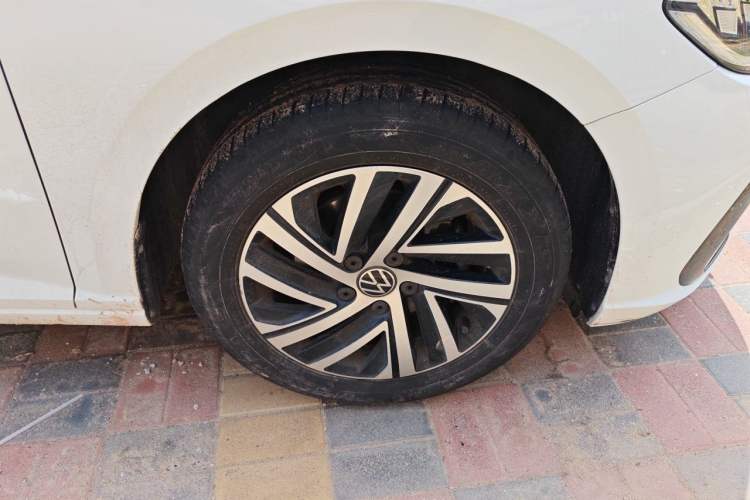 Used Volkswagen Lavida 2024 300TSI DSG Starry Sky Leading Edition Right Front Wheel Hub