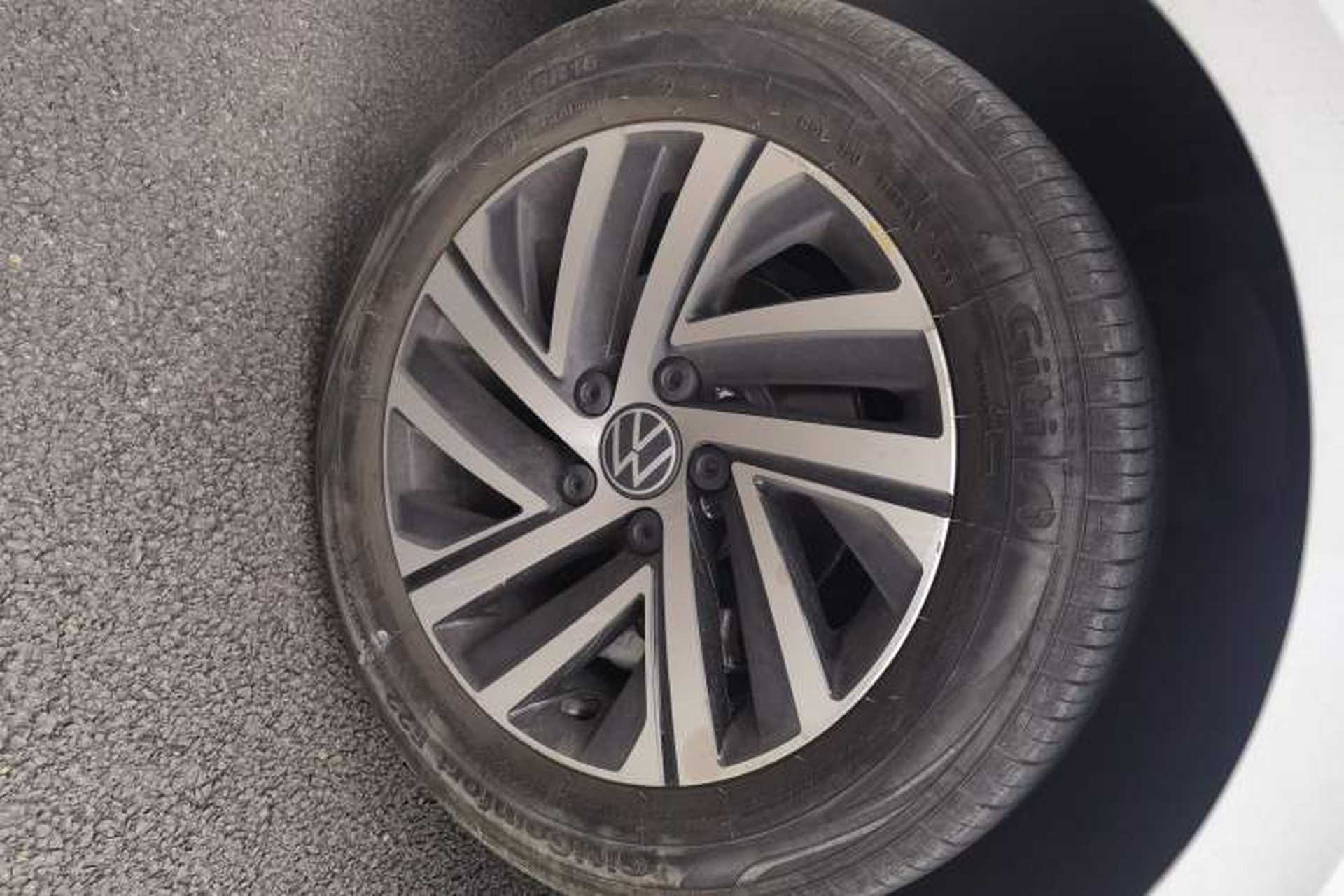 Used Volkswagen Lavida 2024 1.5L Automatic Starry Sky 5 Million Edition Right Front Wheel Hub