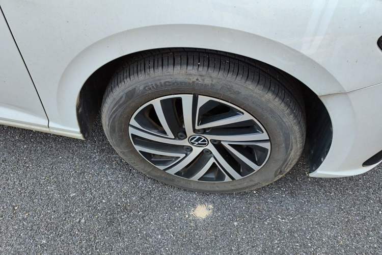 Used Volkswagen Lavida 2024 1.5L Automatic Starry Sky 5 Million Edition Right Front Wheel Hub