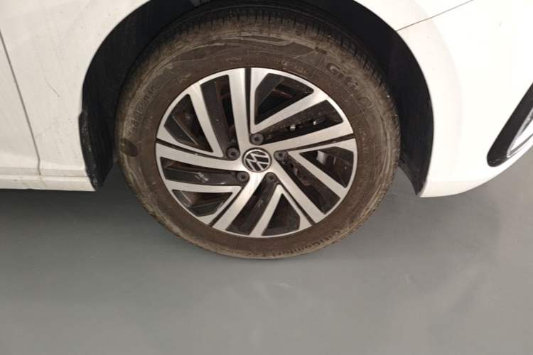 Used Volkswagen Lavida 2024 300TSI DSG Starry Sky Leading Edition Right Front Wheel Hub