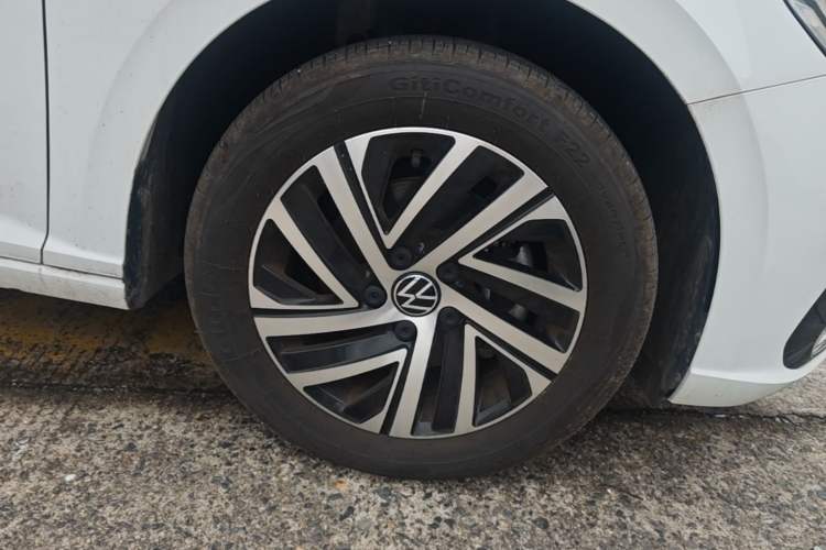 Used Volkswagen Lavida 2024 300TSI DSG Starry Sky Leading Edition Right Front Wheel Hub