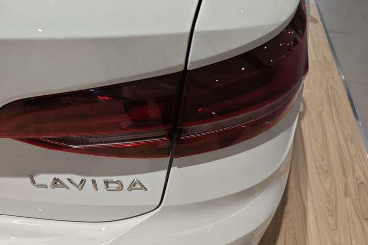 Used Volkswagen Lavida 2024 1.5L Automatic DeYi Edition Right Rear Taillight