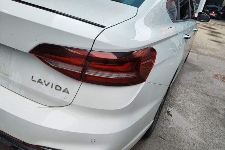 Used Volkswagen Lavida 2024 300TSI DSG Starry Sky Leading Edition Right Rear Taillight