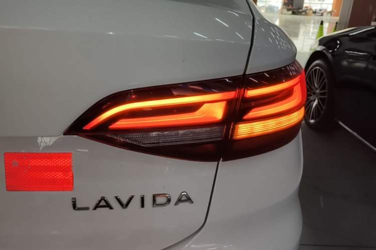 Used Volkswagen Lavida 2024 1.5L Automatic Starry Sky 5 Million Edition Right Rear Taillight