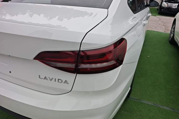 Used Volkswagen Lavida 2024 1.5L Automatic DeYi Edition Right Rear Taillight