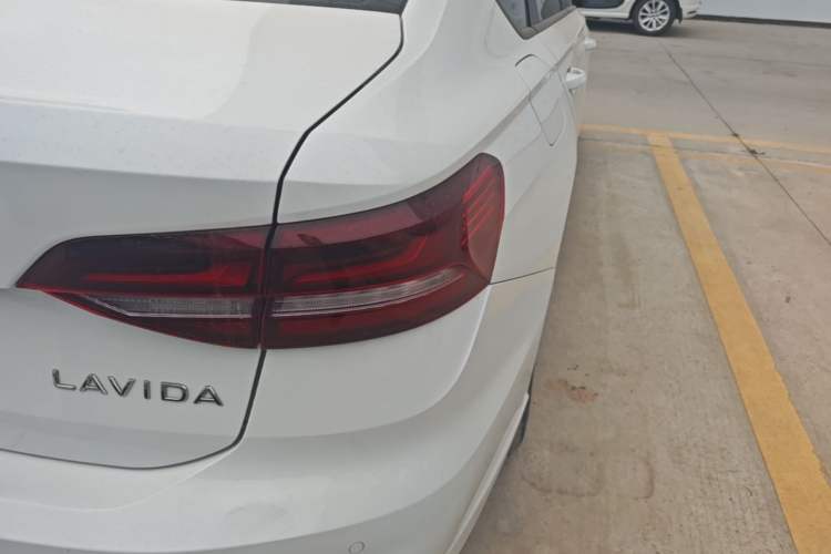 Used Volkswagen Lavida 2024 1.5L Automatic DeYi Edition Right Rear Taillight