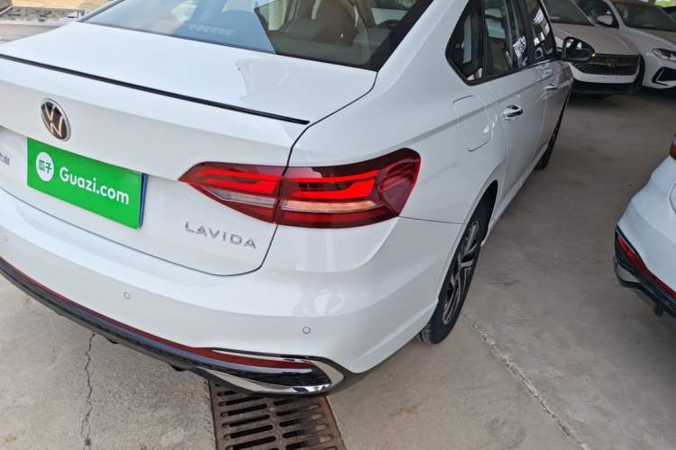 Used Volkswagen Lavida 2024 300TSI DSG Starry Sky Leading Edition Right Rear Taillight