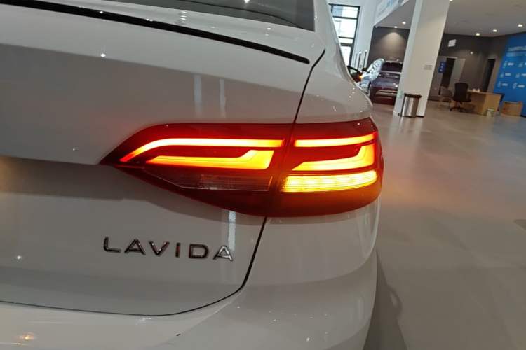 Used Volkswagen Lavida 2024 300TSI DSG Starry Sky Leading Edition Right Rear Taillight