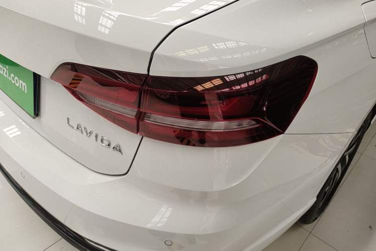 Used Volkswagen Lavida 2024 1.5L Automatic Starry Sky 5 Million Edition Right Rear Taillight