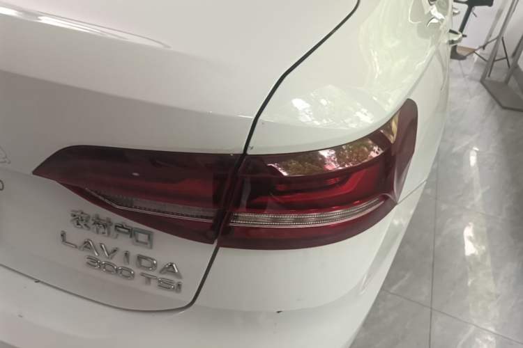 Used Volkswagen Lavida 2024 300TSI DSG Full-Comfort Edition Right Rear Taillight