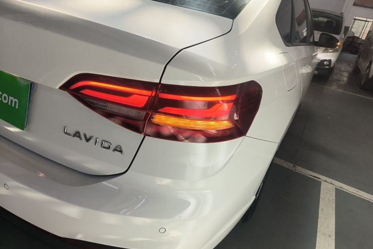 Used Volkswagen Lavida 2024 1.5L Automatic DeYi Edition Right Rear Taillight