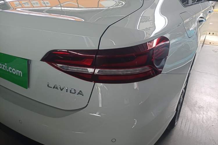 Used Volkswagen Lavida 2024 1.5L Automatic Starry Sky 5 Million Edition Right Rear Taillight