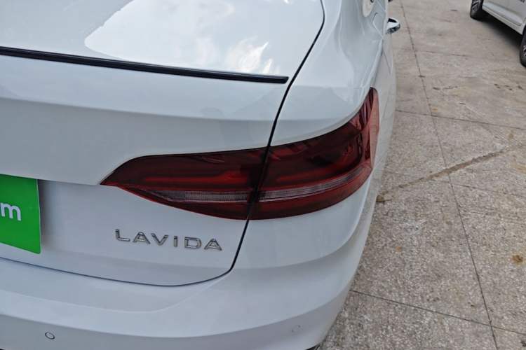 Used Volkswagen Lavida 2024 300TSI DSG Starry Sky Leading Edition Right Rear Taillight