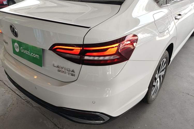 Used Volkswagen Lavida 2024 300TSI DSG Starry Sky Leading Edition Right Rear Taillight