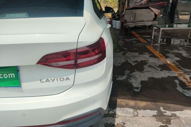 Used Volkswagen Lavida 2024 1.5L Automatic DeYi Edition Right Rear Taillight