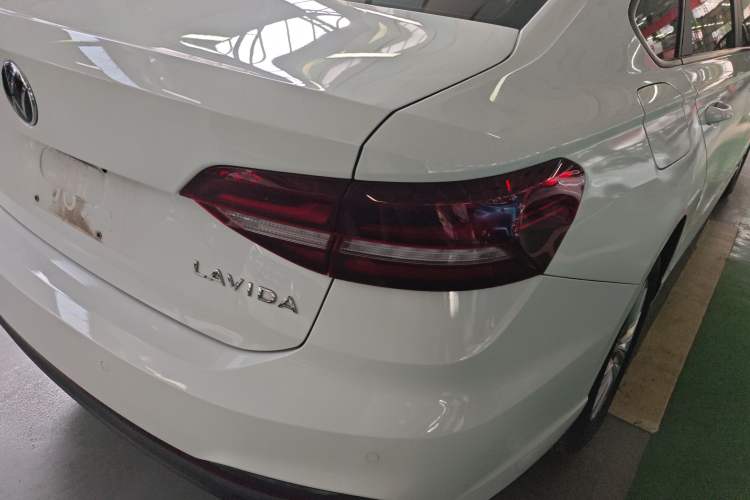 Used Volkswagen Lavida 2024 1.5L Automatic DeYi Edition Right Rear Taillight