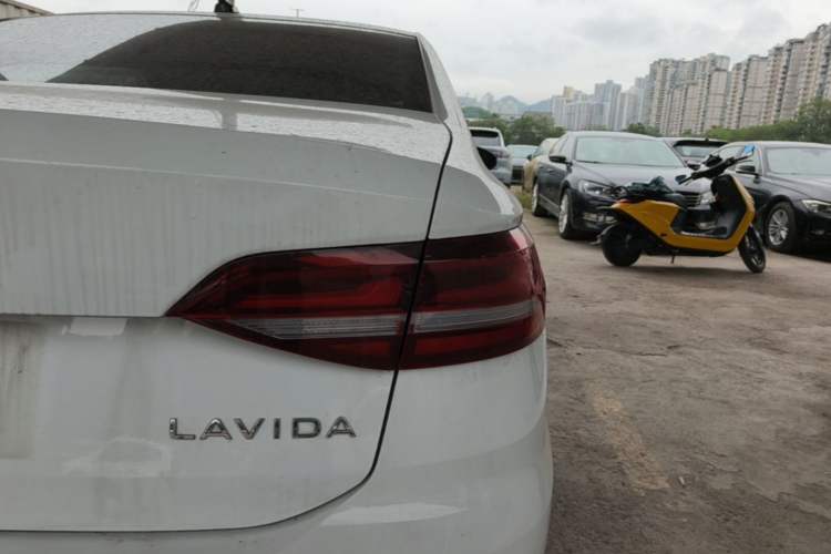 Used Volkswagen Lavida 2024 1.5L Automatic DeYi Edition Right Rear Taillight