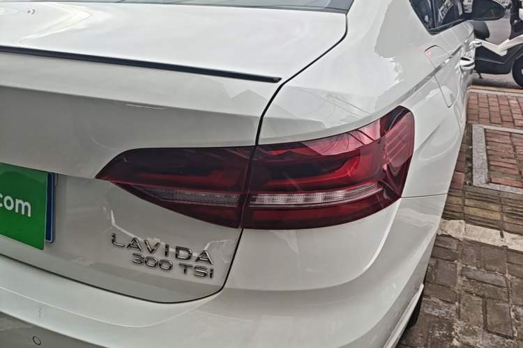 Used Volkswagen Lavida 2024 300TSI DSG Starry Sky Leading Edition Right Rear Taillight