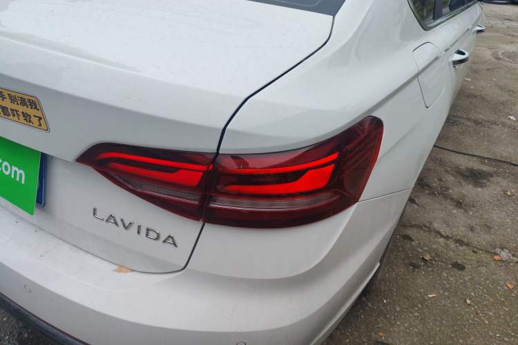 Used Volkswagen Lavida 2024 1.5L Automatic Starry Sky 5 Million Edition Right Rear Taillight