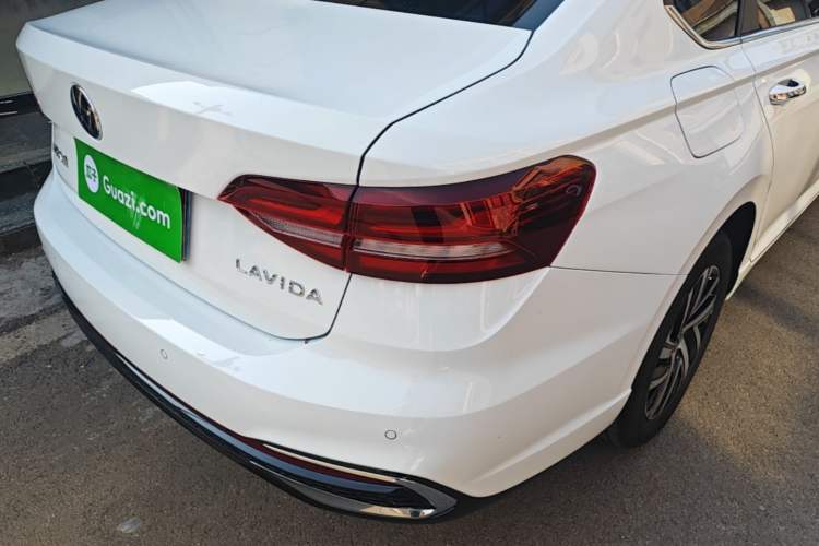 Used Volkswagen Lavida 2024 1.5L Automatic Starry Sky 5 Million Edition Right Rear Taillight