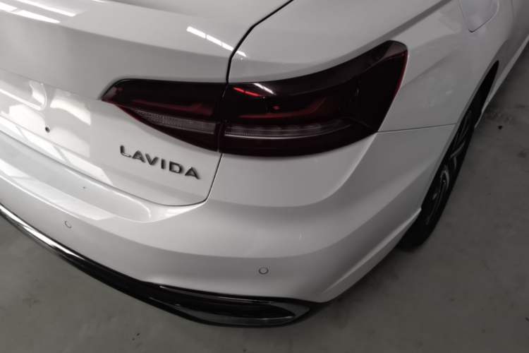 Used Volkswagen Lavida 2024 1.5L Automatic Starry Sky 5 Million Edition Right Rear Taillight