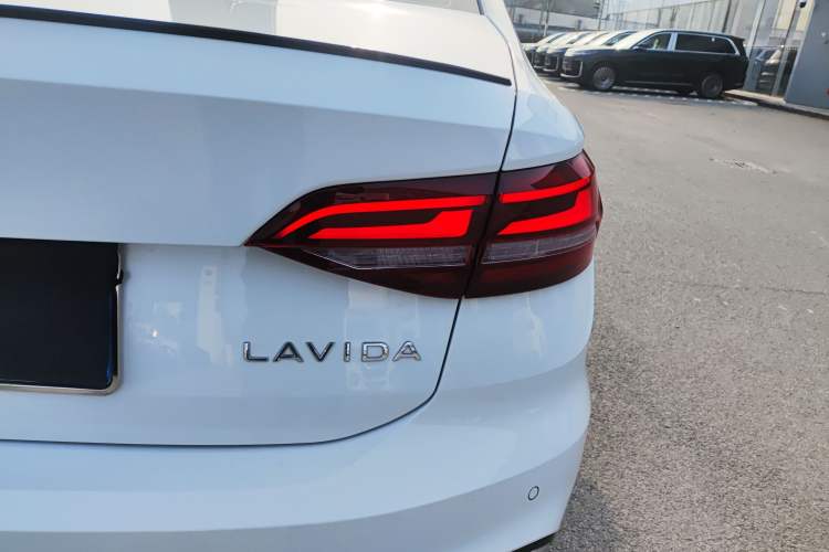 Used Volkswagen Lavida 2024 300TSI DSG Starry Sky Leading Edition Right Rear Taillight