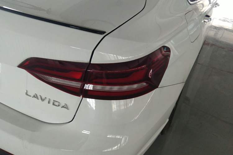 Used Volkswagen Lavida 2024 300TSI DSG Starry Sky Leading Edition Right Rear Taillight