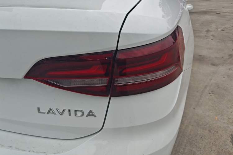Used Volkswagen Lavida 2024 1.5L Automatic DeYi Edition Right Rear Taillight